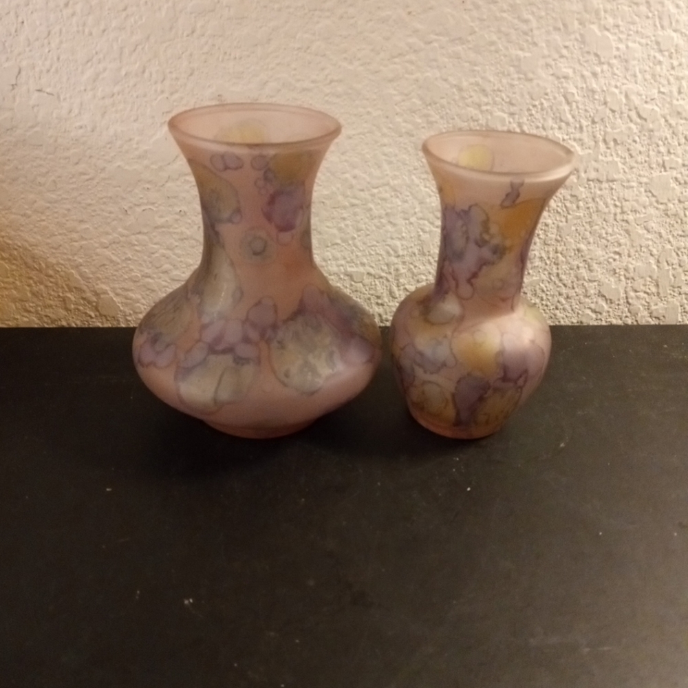 GORGEOUS Reuben Glass Made in Israel Pair of 5" Bud Vases.